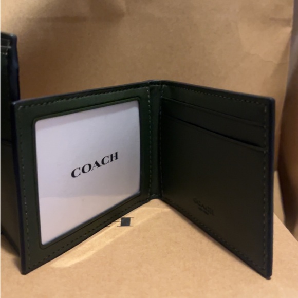 Coach Mens 3 in 1 Wallet in Camo print...Retail $178 - Picture 6 of 7